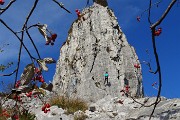 16 Discesa in corda doppia dal Torrione Longo